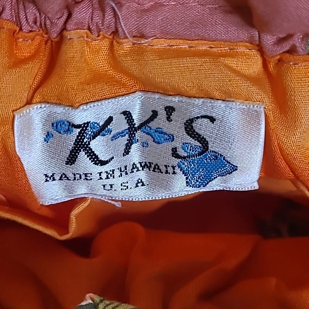 Ky's unique vintage Hawaiian pink floral fabric metal handle clutch purse
